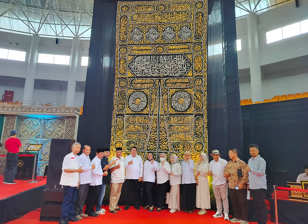 Mengunjungi Pameran Artefak dengan KADIN Kabupaten Bogor